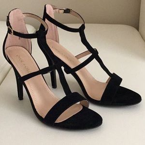 Chase+Chloe Black Sandals